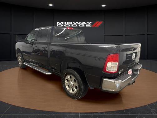 Diamond Black Crystal Pearlcoat 2024 RAM 2500 Big Horn Crew Cab 4x4 6'4' Box