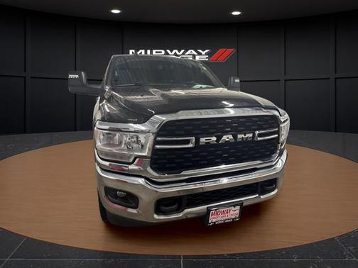 Diamond Black Crystal Pearlcoat 2024 RAM 2500 Big Horn Crew Cab 4x4 6'4' Box