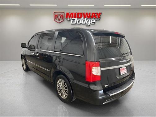 2014 Chrysler Town & Country Touring-L
