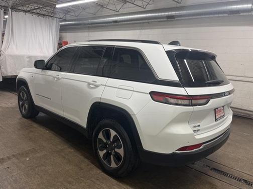 2022 Jeep Grand Cherokee 4xe Base