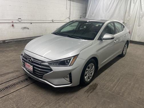 2019 Hyundai ELANTRA SE