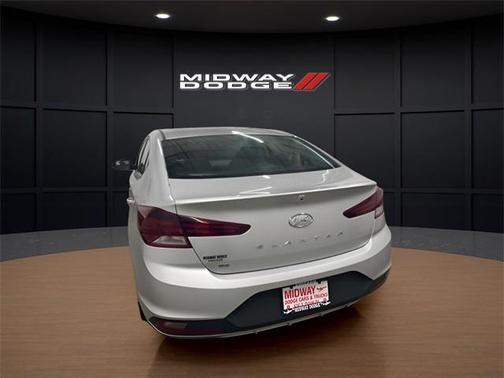 2019 Hyundai ELANTRA SE