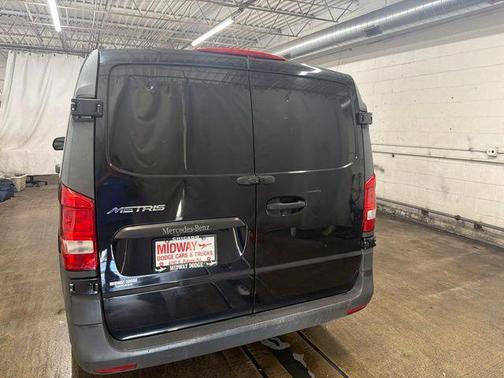 Obsidian Black Metallic 2016 Mercedes-Benz Metris Base