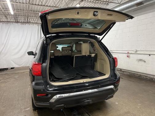 2018 Nissan Pathfinder SL