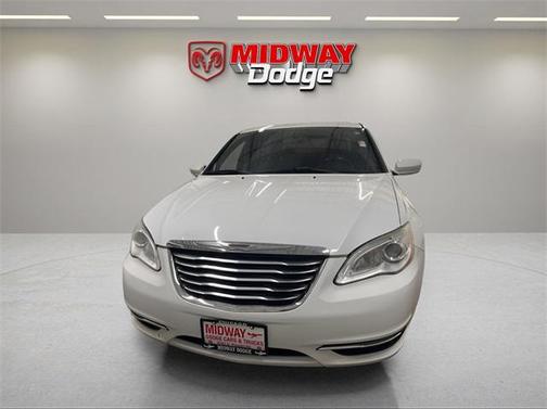 2013 Chrysler 200 Touring