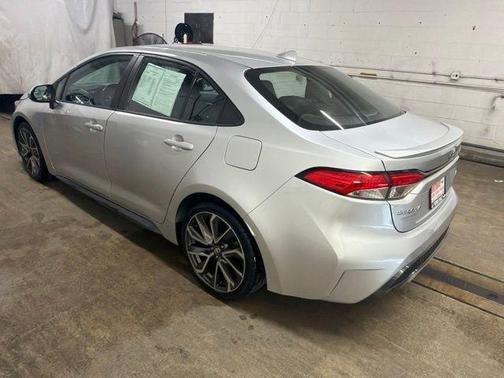 Classic Silver Metallic 2021 Toyota Corolla SE