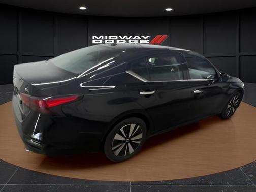 Super Black Clearcoat 2019 Nissan Altima 2.5 SL