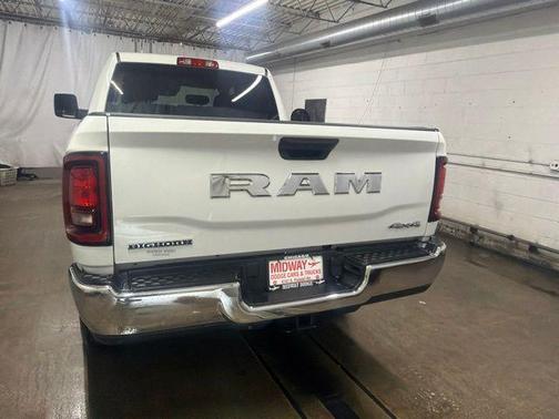 Bright White Clearcoat 2026 RAM 2500 Big Horn Crew Cab 4x4 6'4' Box