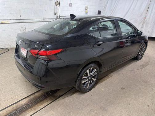 Super Black 2021 Nissan Versa 1.6 SV