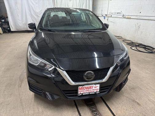 Super Black 2021 Nissan Versa 1.6 SV