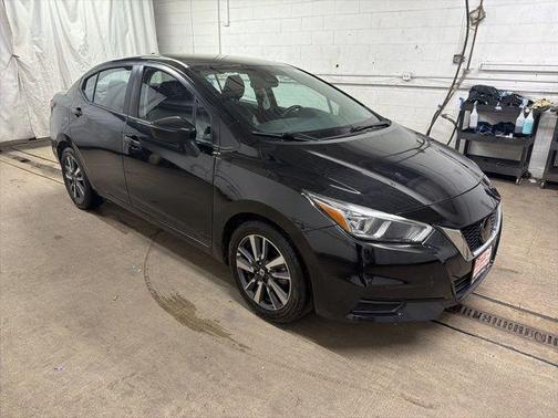 Super Black 2021 Nissan Versa 1.6 SV Sedan