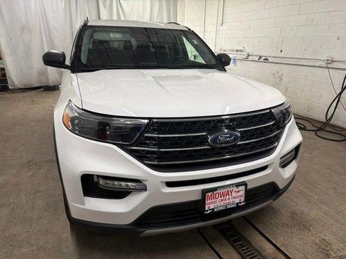 Star White Metallic Tri-Coat 2021 Ford Explorer XLT