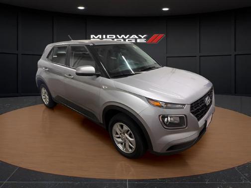 Shimmering Silver 2024 Hyundai VENUE SE