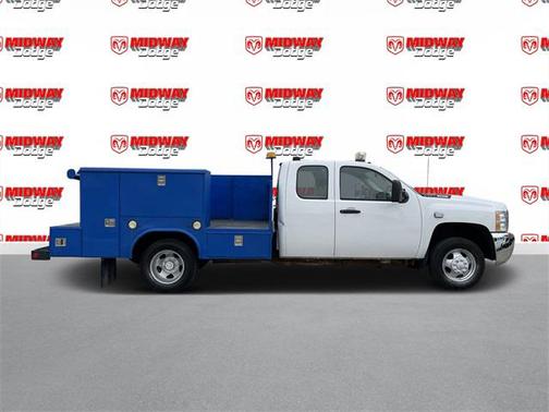 Photo 3 of 24 of 2009 Chevrolet Silverado 3500 Work Truck Extended Cab