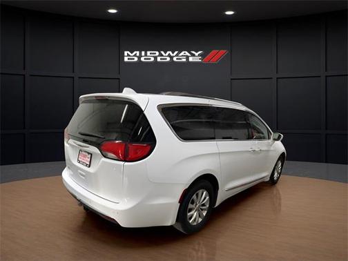 2018 Chrysler Pacifica Touring-L Plus