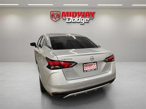 2021 Nissan Versa 1.6 SV