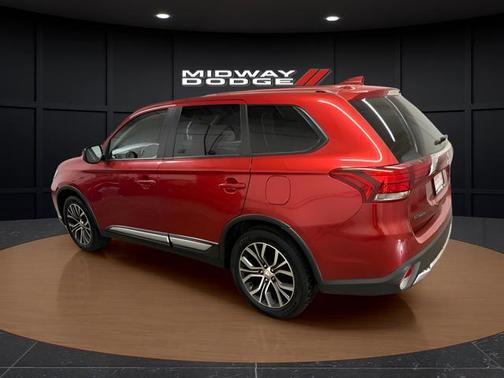 Rally Red Metallic 2018 Mitsubishi Outlander SE