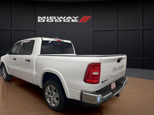 Bright White Clearcoat 2025 RAM 1500 Big Horn/Lone Star