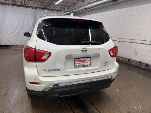 2019 Nissan Pathfinder SV