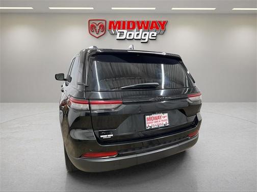 2022 Jeep Grand Cherokee Altitude