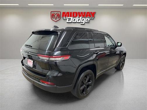 2022 Jeep Grand Cherokee Altitude