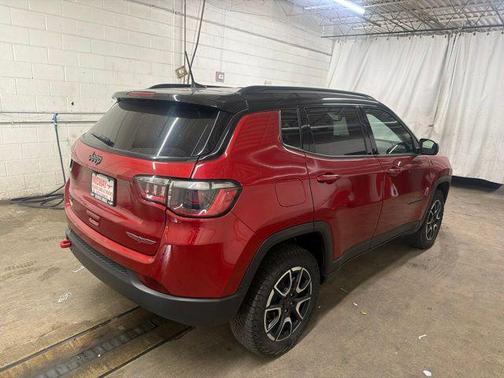 Red Hot Pearlcoat 2025 Jeep Compass Trailhawk