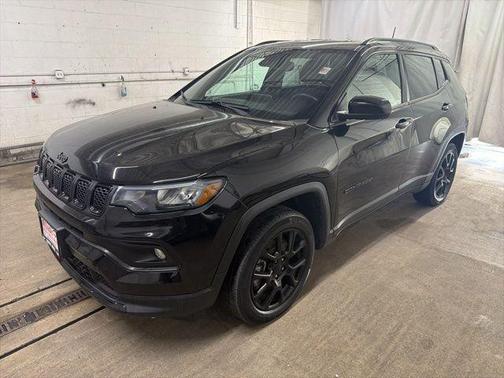 Diamond Black Crystal Pearlcoat 2023 Jeep Compass Latitude