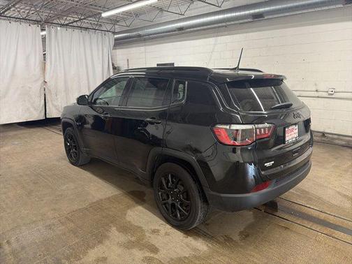 Diamond Black Crystal Pearlcoat 2023 Jeep Compass Latitude