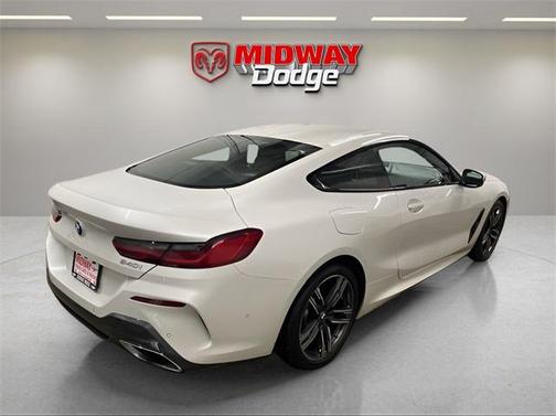 2022 BMW 840 i