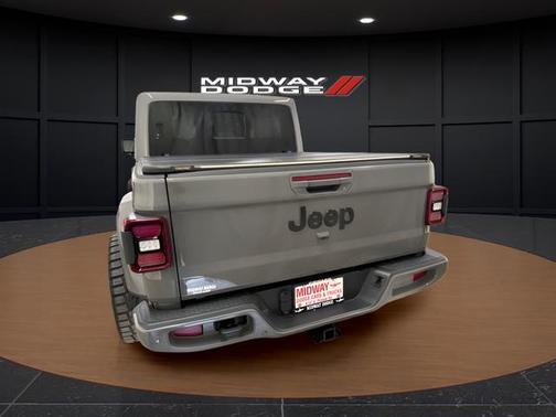 Sting-Gray Clearcoat 2022 Jeep Gladiator Overland
