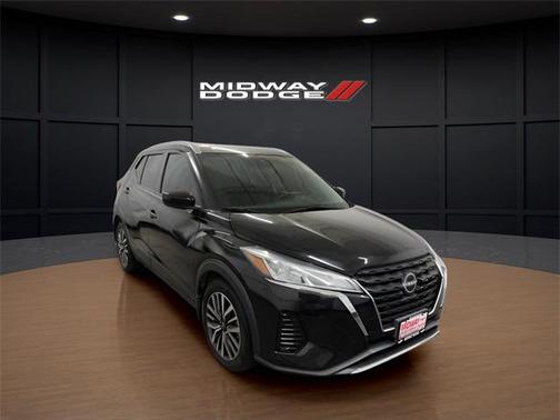 2022 Nissan Kicks SV