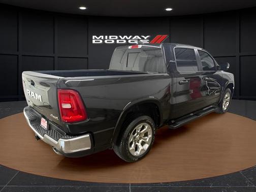Diamond Black Crystal Pearlcoat 2025 RAM 1500 Big Horn/Lone Star