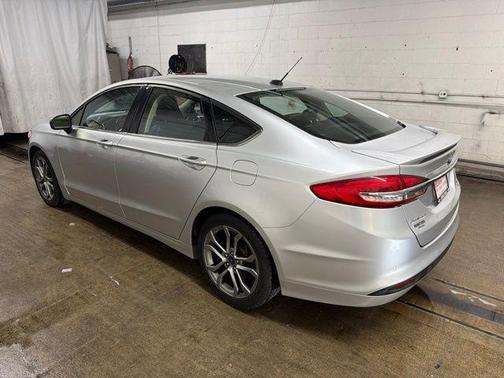 INGOT SILVER METALLIC 2017 Ford Fusion SE