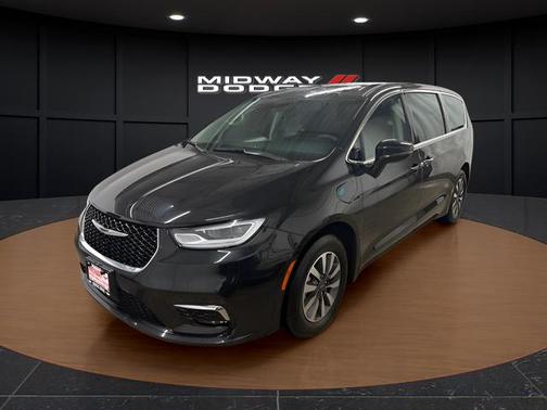 2024 Chrysler Pacifica Hybrid Select