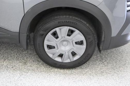 Gun Metallic 2025 Nissan Kicks S