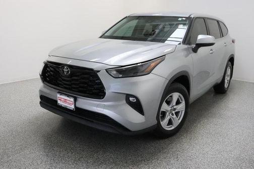 Celestial Silver Metallic 2023 Toyota Highlander LE
