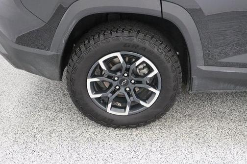 Mosaic Black Metallic 2025 Chevrolet Equinox ACTIV