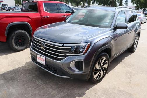 Platinum Gray Metallic 2024 Volkswagen Atlas 2.0T SE w/Technology