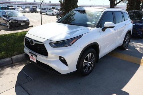 2023 Toyota Highlander XLE