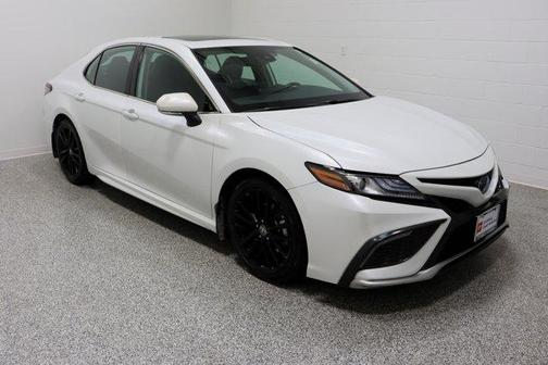 2022 Toyota Camry Hybrid XSE