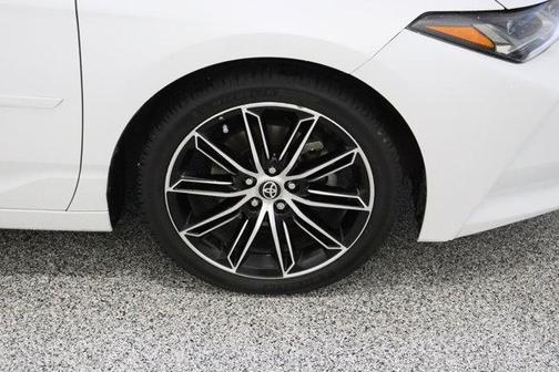 Ice Edge 2022 Toyota Avalon Touring