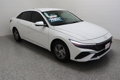 White 2025 Hyundai ELANTRA SE