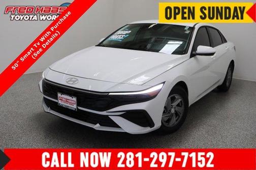 White 2025 Hyundai ELANTRA SE