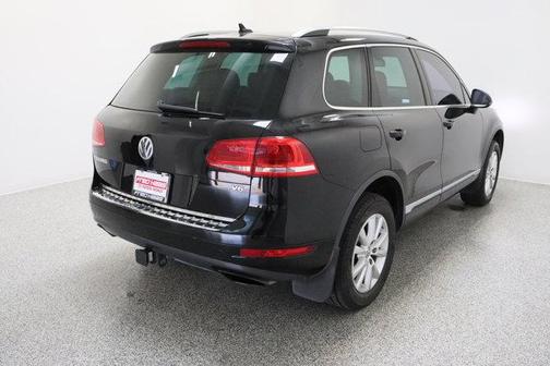 Black Uni 2014 Volkswagen Touareg Sport