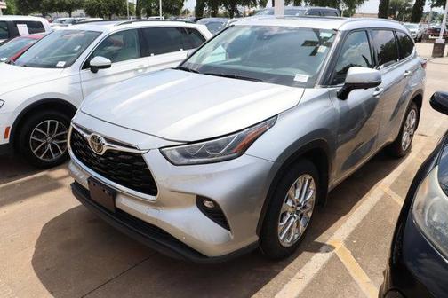 Silver 2024 Toyota Highlander Limited