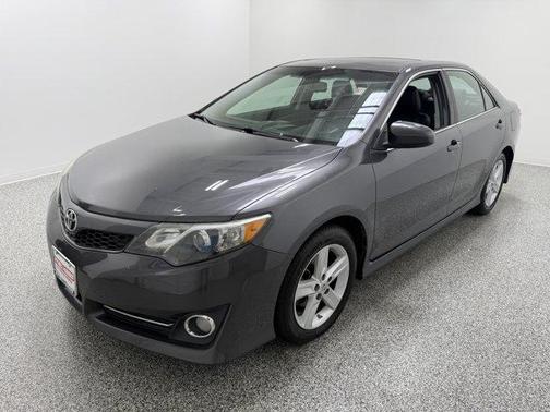 Magnetic Gray Metallic 2014 Toyota Camry SE