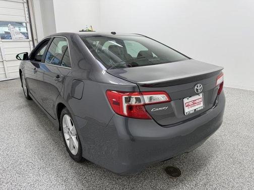 Magnetic Gray Metallic 2014 Toyota Camry SE
