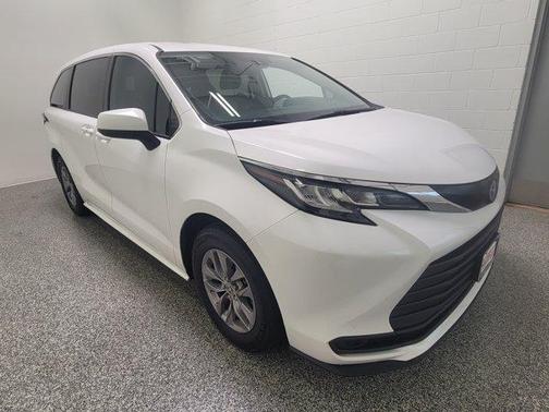 White 2022 Toyota Sienna LE