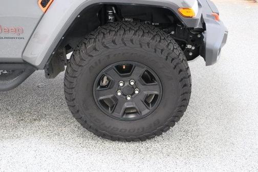 Sting Gray Clearcoat 2023 Jeep Gladiator Mojave