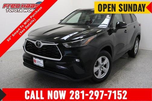 Midnight Black Metallic 2025 Toyota Highlander LE